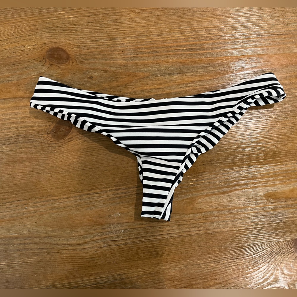 Boys + Arrow bikini bottoms